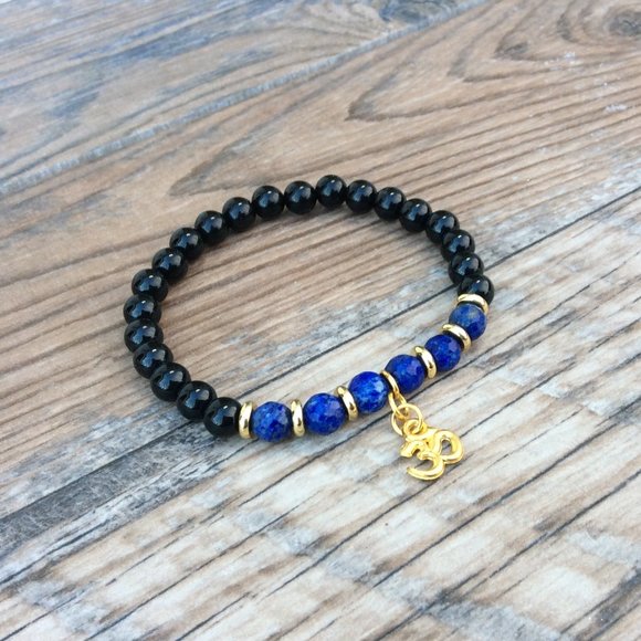 Om bracelet with Lapis, Black Onyx, throat chakra, healing bracelet - Picture 5 of 10